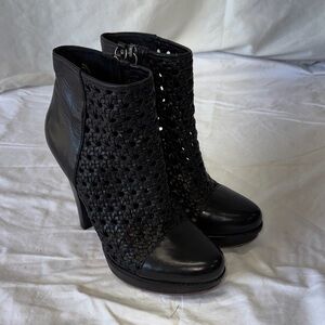 UGG black leather lattice Heeled boots